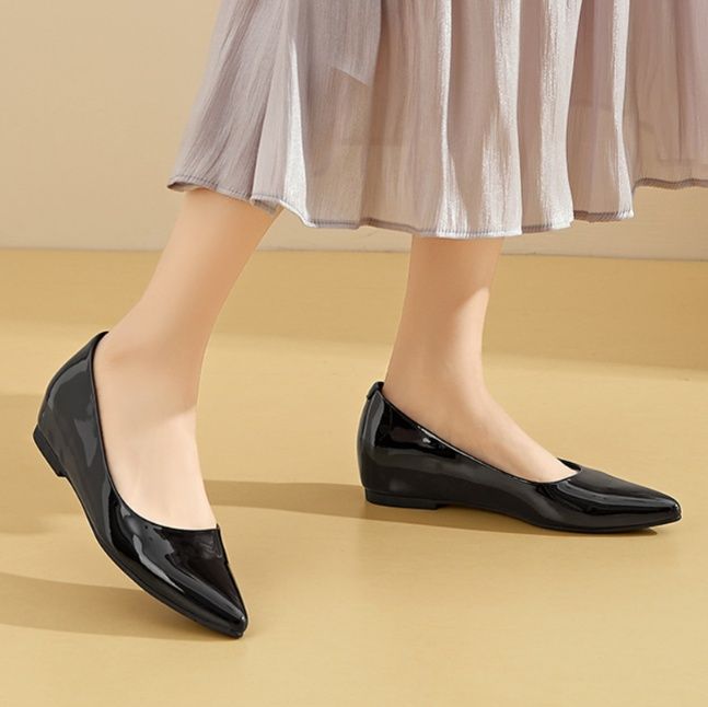 フラットシューズ 　エナメルインソールパンプス