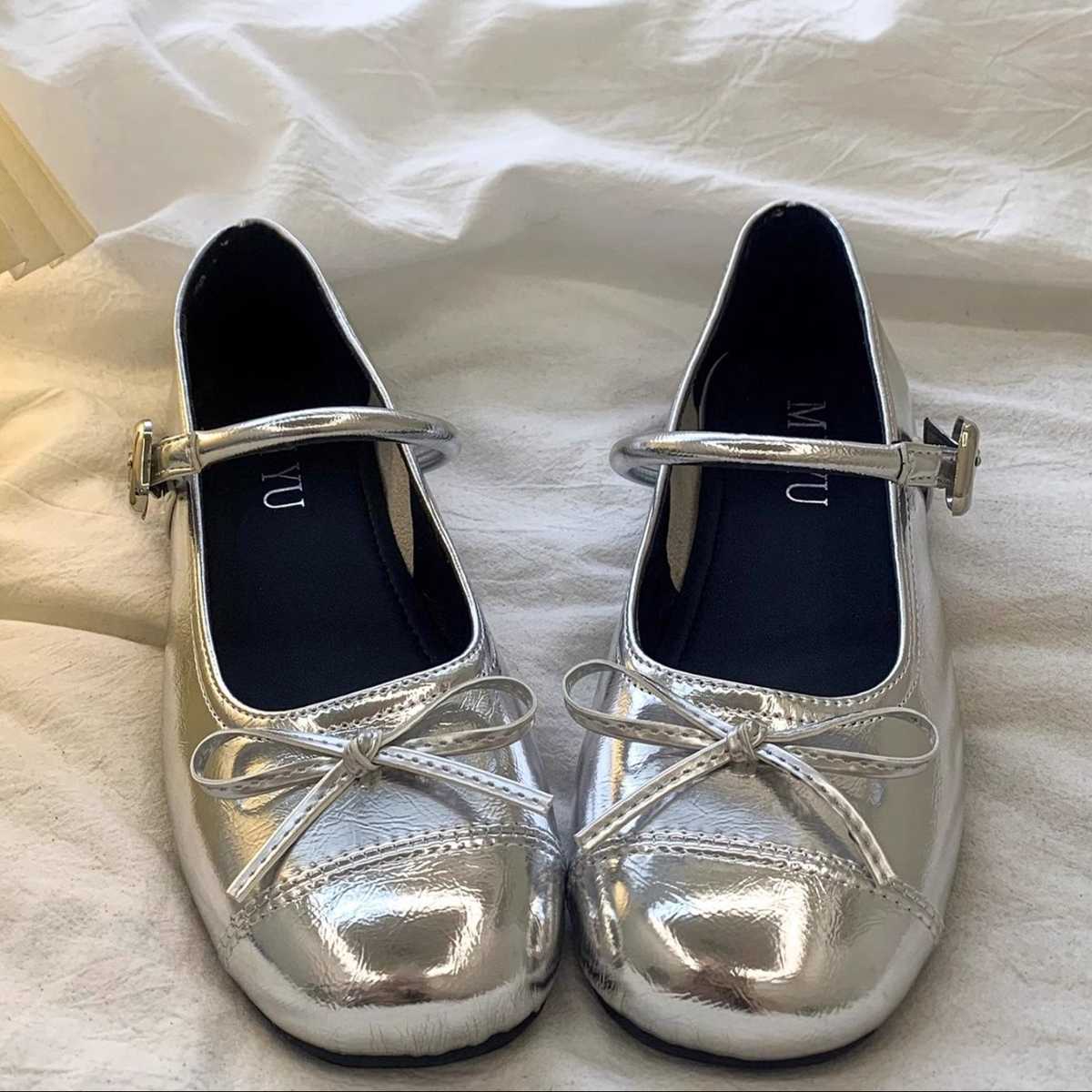 きれいめのレディースフラットシューズで品のある足元を手に入れるおすすめ5選