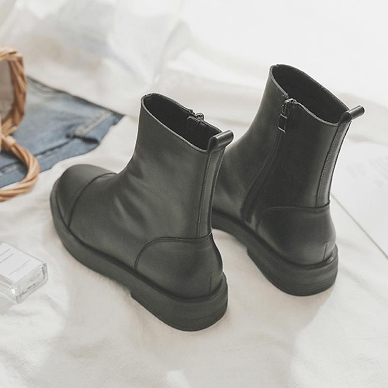 フラットシューズ なめらか質感ショートブーツ
