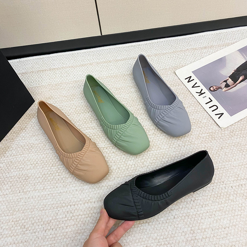 フラットシューズ やわらか素材のフラットパンプス
