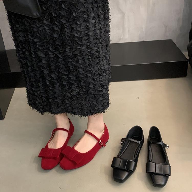 フラットシューズ 優美リボン付きストラップパンプス