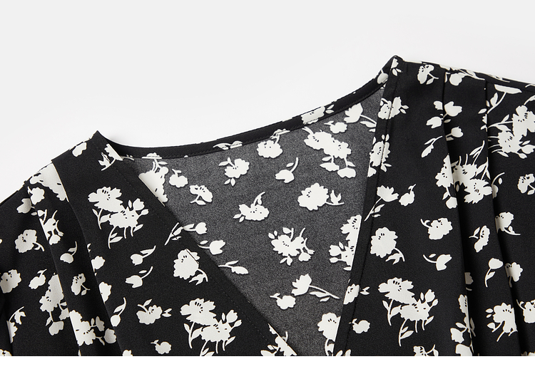 https://fulmo-img-server.com/flower-fashion-factory/01782359-40c6-4cf1-b93d-f27d01a4a3a8.jpg