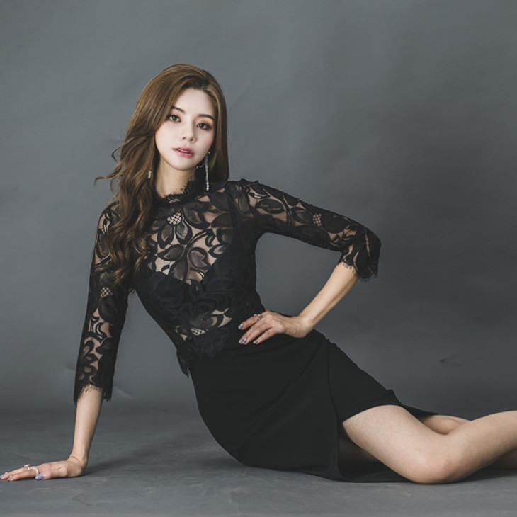 https://fulmo-img-server.com/flower-fashion-factory/0928eb56-0c4f-4ddc-be37-6383813c2f61.jpg
