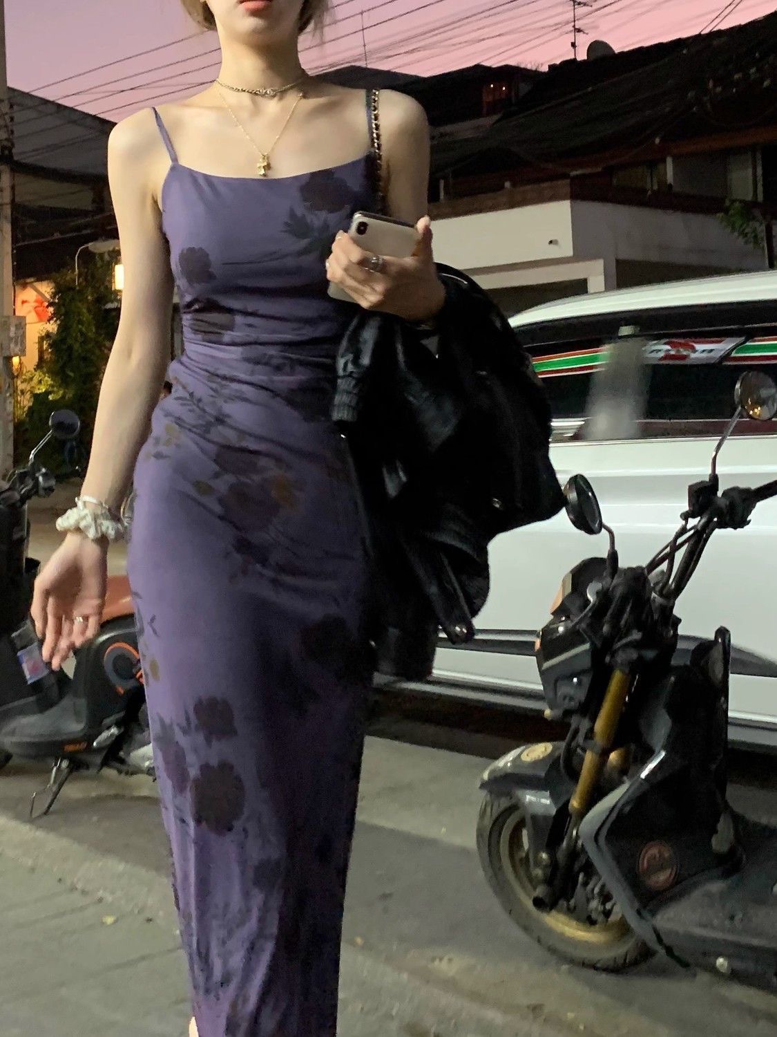 https://fulmo-img-server.com/flower-fashion-factory/0d28ac3b-76c7-4909-be0f-db027cb4ad32.jpg