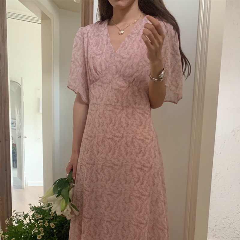 https://fulmo-img-server.com/flower-fashion-factory/12583553-7b42-41bc-95f4-8f0bfd4c2865.jpg
