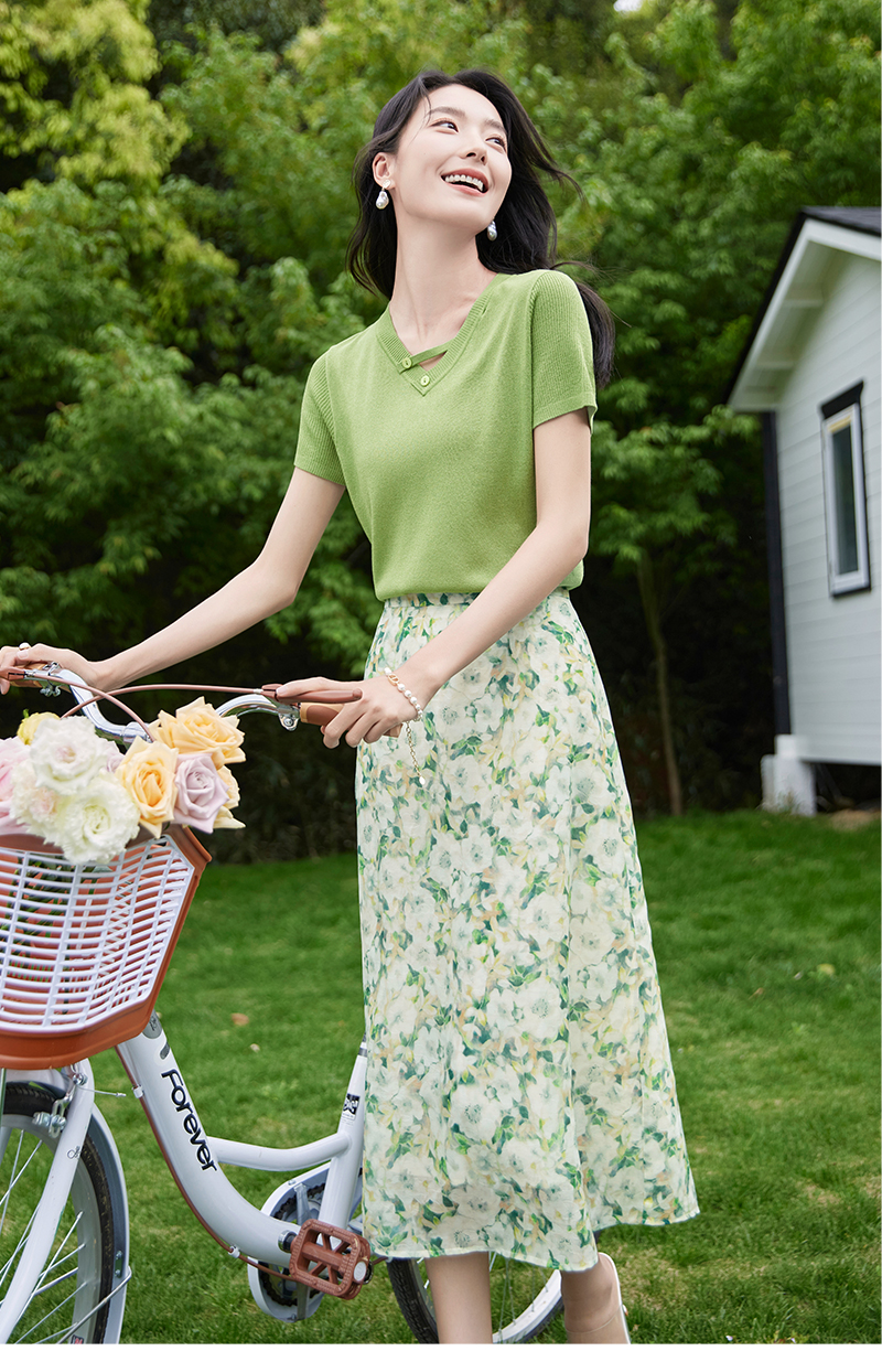 https://fulmo-img-server.com/flower-fashion-factory/1518aec6-60ec-48e2-9d3d-fd0d52c2378b.jpg