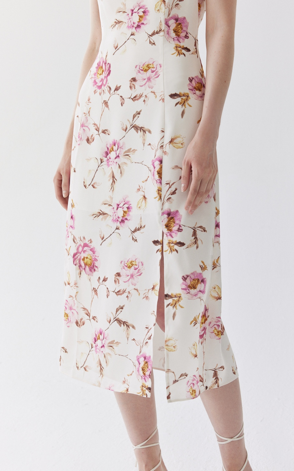 https://fulmo-img-server.com/flower-fashion-factory/1726be6c-7a0e-4b50-a522-81ca9a9c41ca.jpg