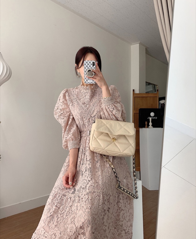 https://fulmo-img-server.com/flower-fashion-factory/1b624335-6667-40bf-ab9b-3a52b42ad61f.jpg