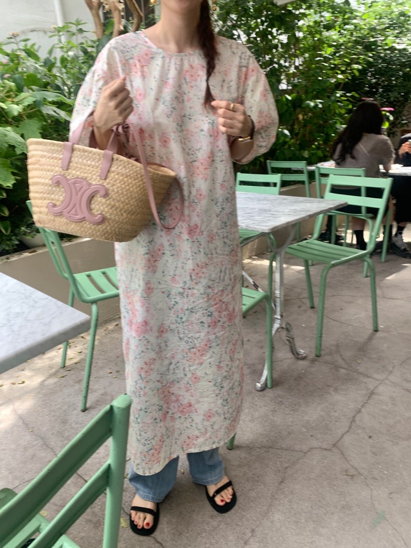 https://fulmo-img-server.com/flower-fashion-factory/1ba356d3-8e7e-45ef-8619-f941203aee43.jpg
