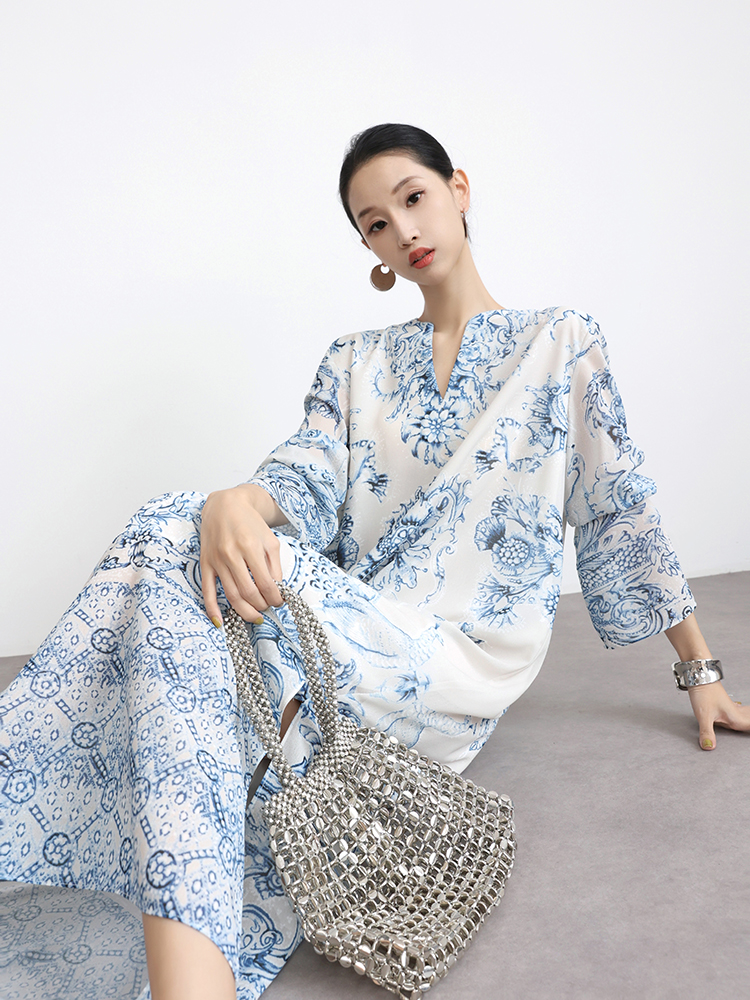 https://fulmo-img-server.com/flower-fashion-factory/1def742b-9386-420c-b1f8-3dd7ce9ae43a.jpg