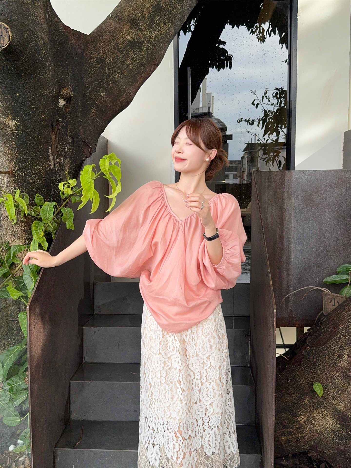 https://fulmo-img-server.com/flower-fashion-factory/1ef854e5-2232-48f9-83e7-263e4f7b2359.jpg