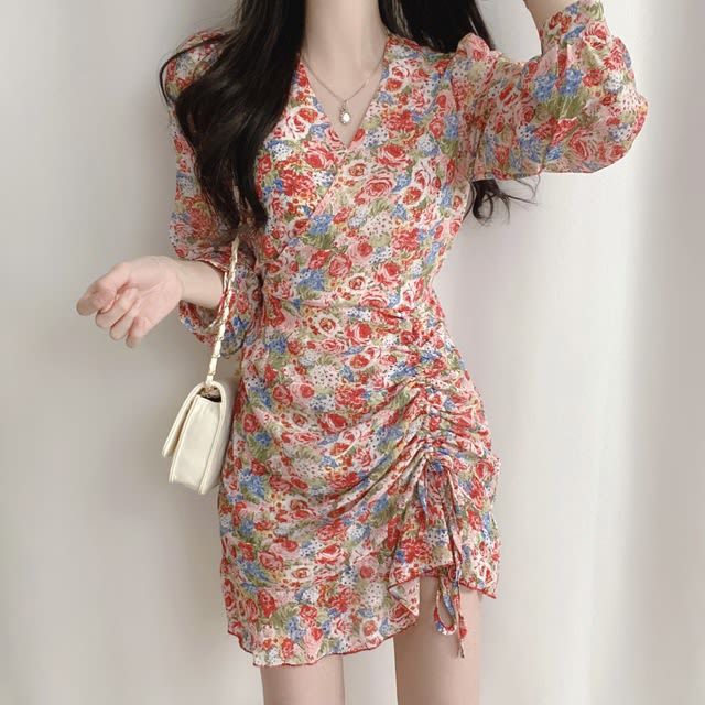 花柄 ファッション 優美な花柄 シャーリング Vネック ワンピース