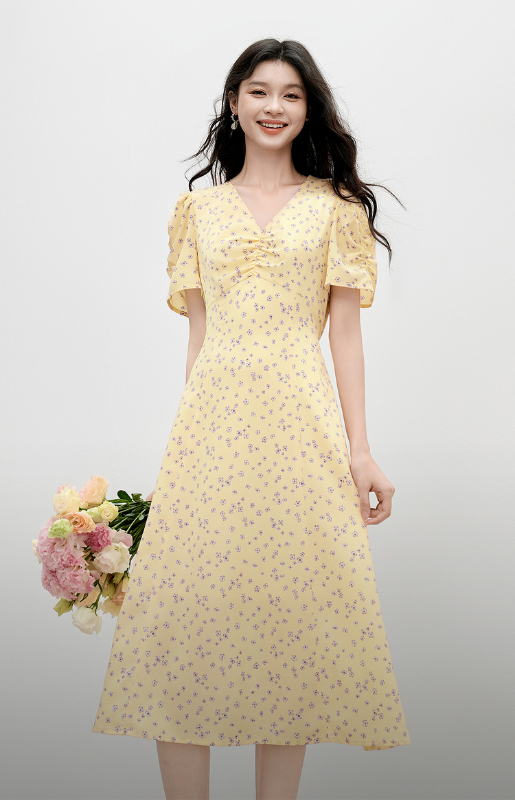 https://fulmo-img-server.com/flower-fashion-factory/2070563c-8fbf-4d2e-8bbc-acc3146c86e1.jpg