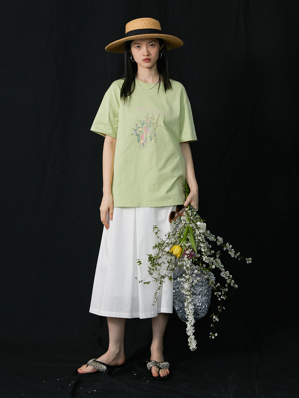花柄 ファッション 花束を持つ少女 アートプリントティー