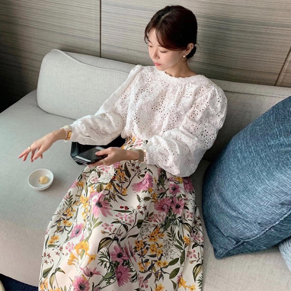 https://fulmo-img-server.com/flower-fashion-factory/21c9cbb5-a1de-4bd4-a602-b4161fbd338b.jpg