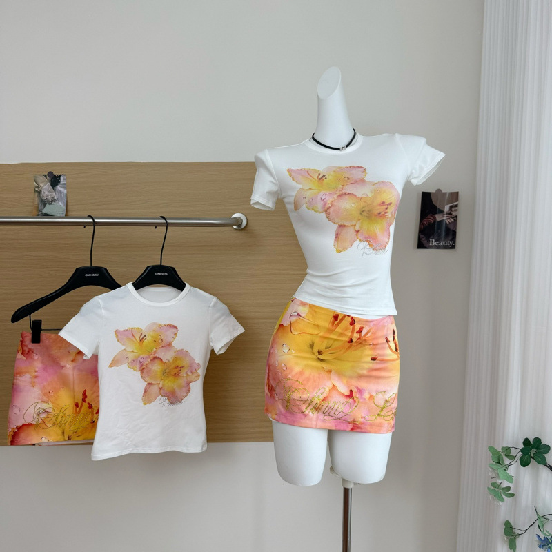 https://fulmo-img-server.com/flower-fashion-factory/2464cc94-f738-4b1c-9334-a556dd6d5cfd.jpg