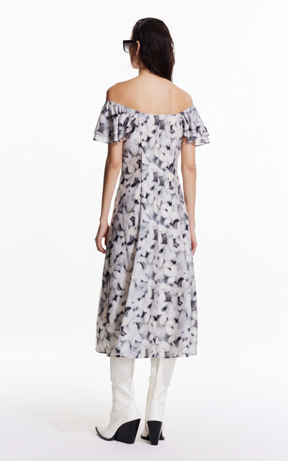 https://fulmo-img-server.com/flower-fashion-factory/29947f41-7da6-4d52-8e1e-7abd40f98b82.jpg
