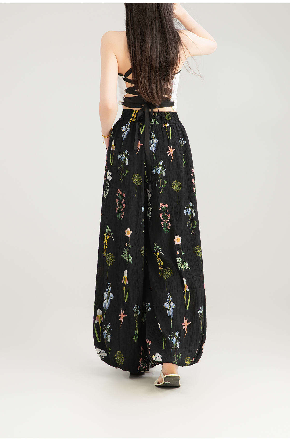 https://fulmo-img-server.com/flower-fashion-factory/2a437ce8-b320-4d7c-9205-0f59812f95f1.jpg