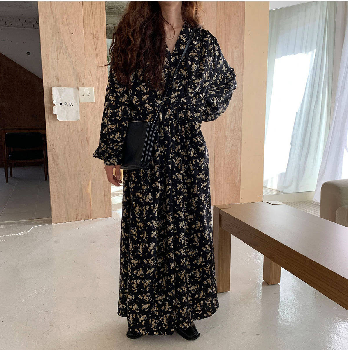 花柄 ファッション 上品な小花柄 パフスリーブ Vネック ロングワンピース