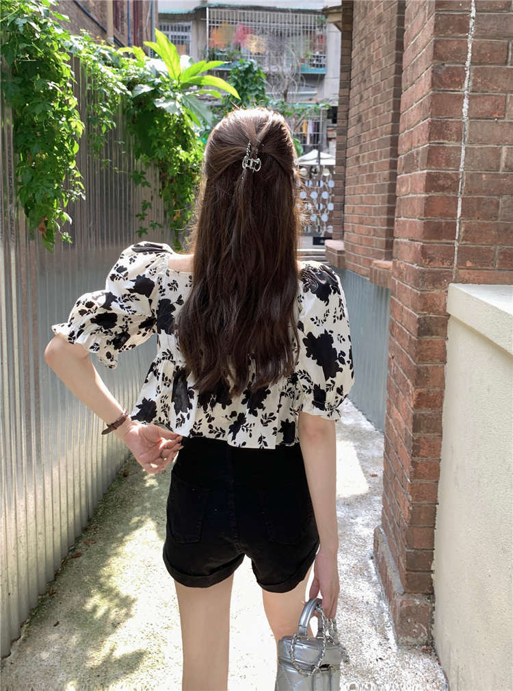 https://fulmo-img-server.com/flower-fashion-factory/2c3a2fa8-c435-4ae2-a87b-99b148d0f300.jpg