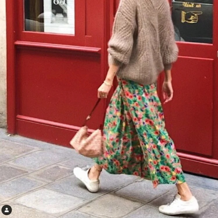 https://fulmo-img-server.com/flower-fashion-factory/2e0fefcf-5a85-48e6-b051-ac3fd5a73b39.jpg