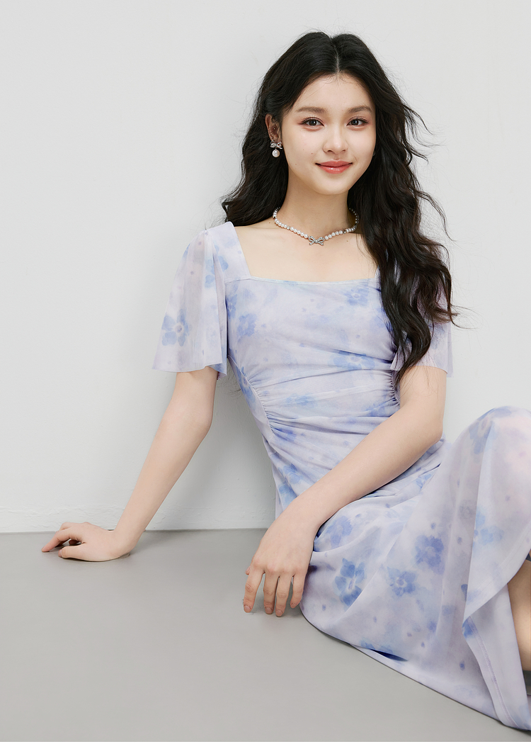 https://fulmo-img-server.com/flower-fashion-factory/2f281a17-7cfc-47a8-b946-58b6a70ed6a7.jpg