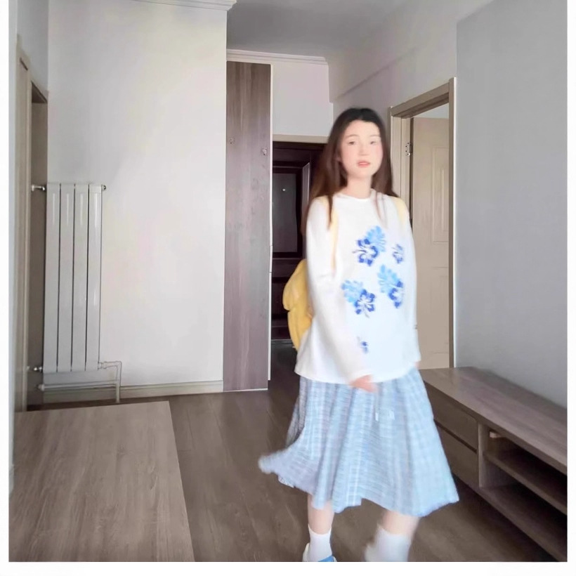 花柄 ファッション 優美な花びら舞うリラックスTシャツ