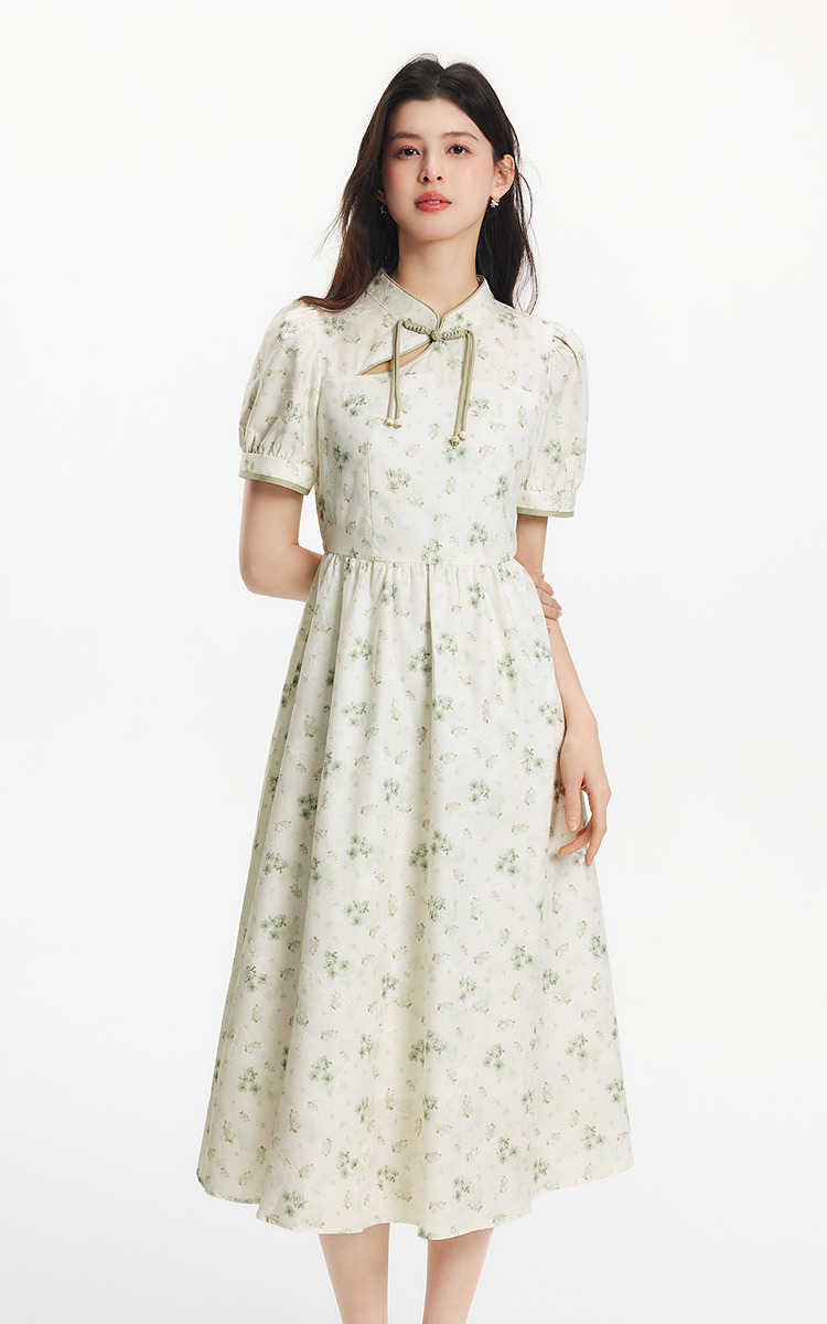 https://fulmo-img-server.com/flower-fashion-factory/33ed62df-c83d-4617-b974-d8b262f518fa.jpg