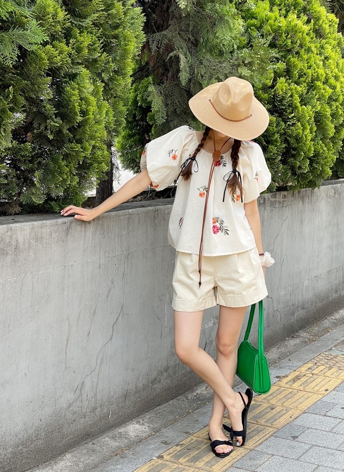 https://fulmo-img-server.com/flower-fashion-factory/360f1fcd-3bb9-4f4c-b73d-c7865fc359b1.jpg