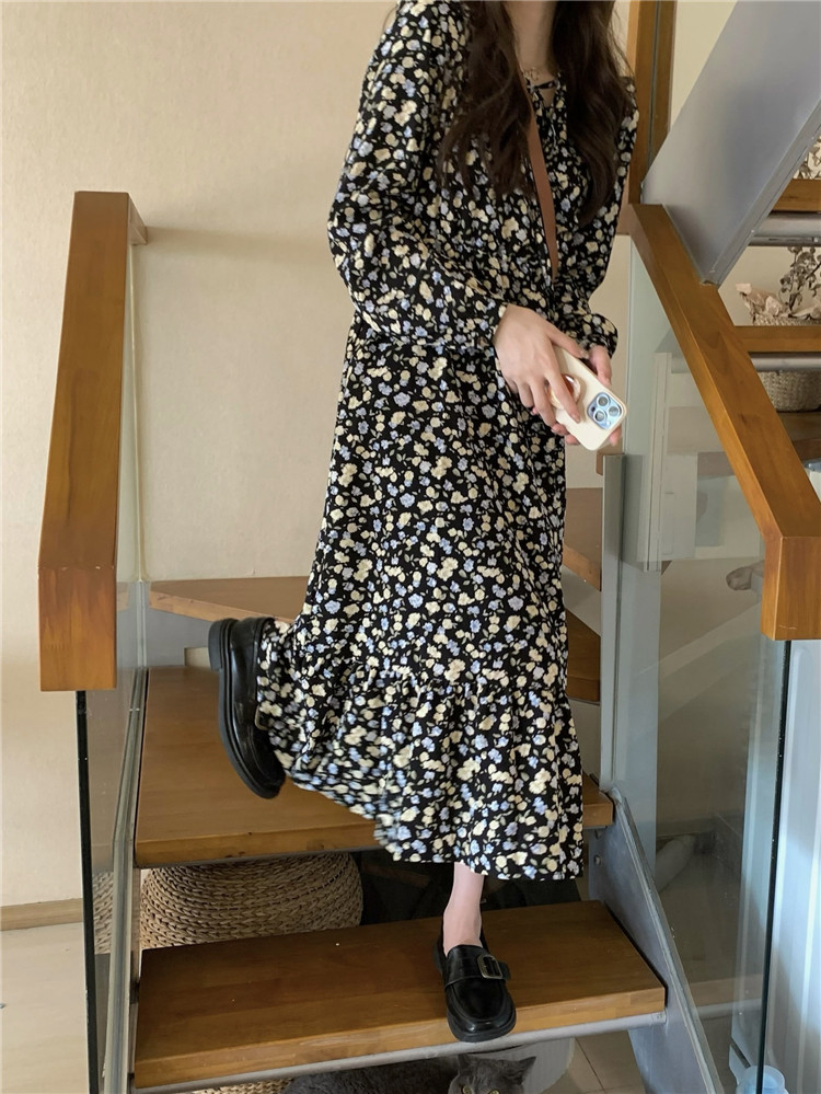 https://fulmo-img-server.com/flower-fashion-factory/37c9ba4e-32d1-4a82-847e-178c6cd8d151.jpg