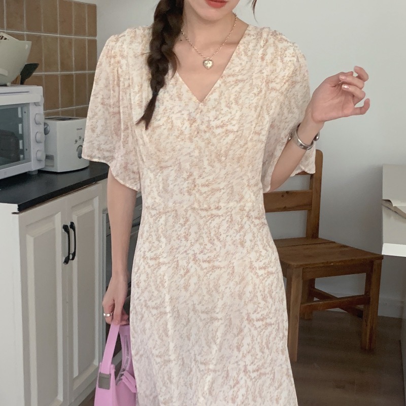 https://fulmo-img-server.com/flower-fashion-factory/3a725882-55d8-41c6-bdb8-d90cb3825474.jpg