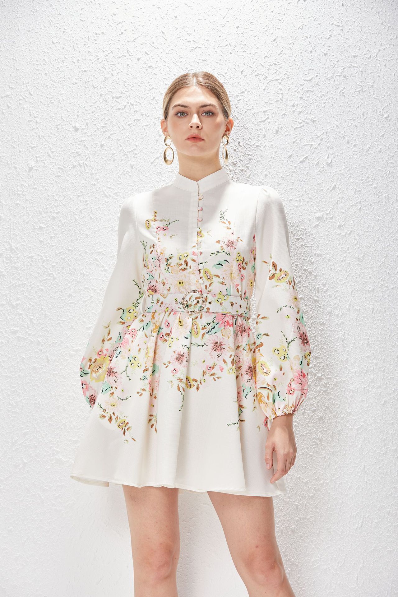 https://fulmo-img-server.com/flower-fashion-factory/3ac7df69-ffec-4167-8da3-82ed9deb32f9.jpg