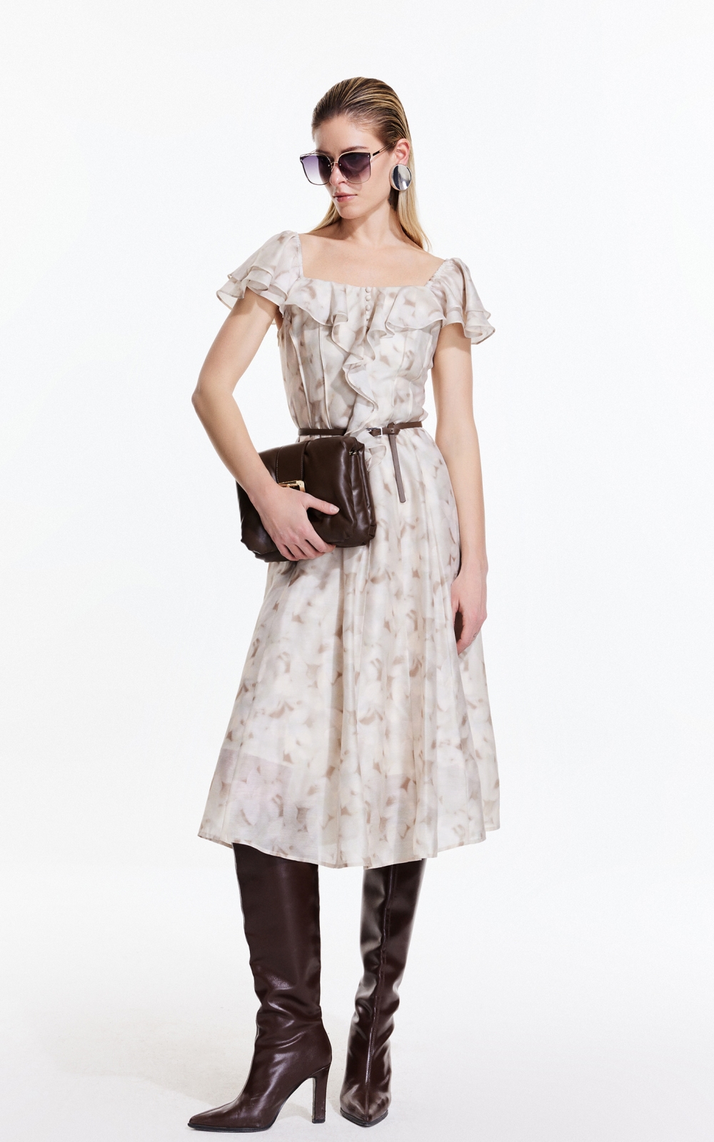 https://fulmo-img-server.com/flower-fashion-factory/3c5b7493-a2a0-4b51-b19f-eb52923d5c85.jpg