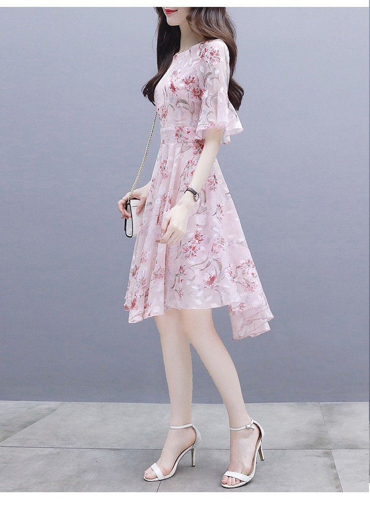 https://fulmo-img-server.com/flower-fashion-factory/3dec8868-af9f-4b28-99df-2d11b9652add.jpg