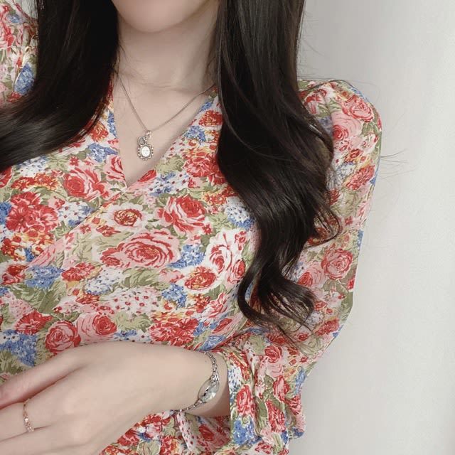 花柄 ファッション 優美な花柄 シャーリング Vネック ワンピース