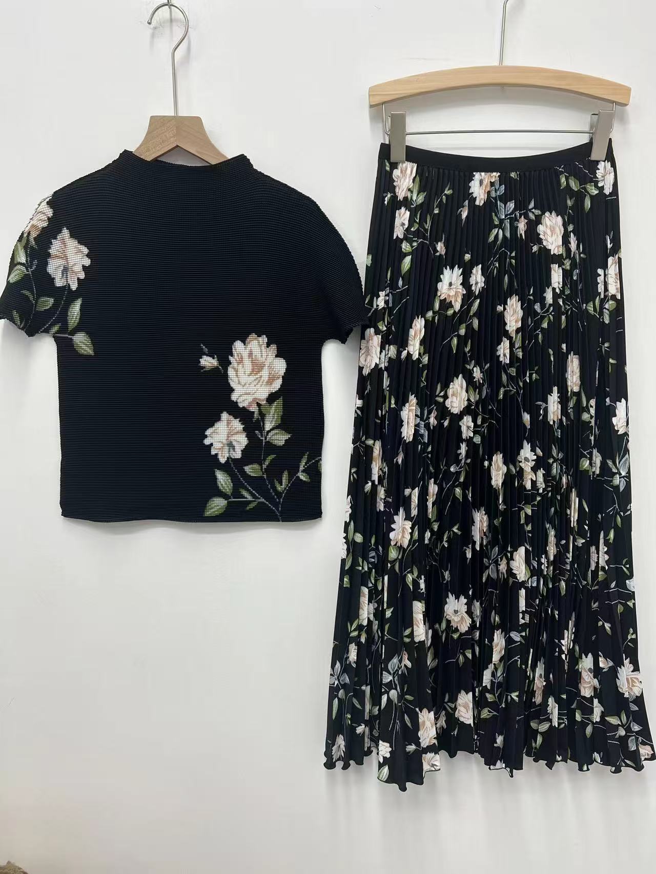 https://fulmo-img-server.com/flower-fashion-factory/40a33188-5bd0-4ba7-9ff0-c4e83a556e53.jpg