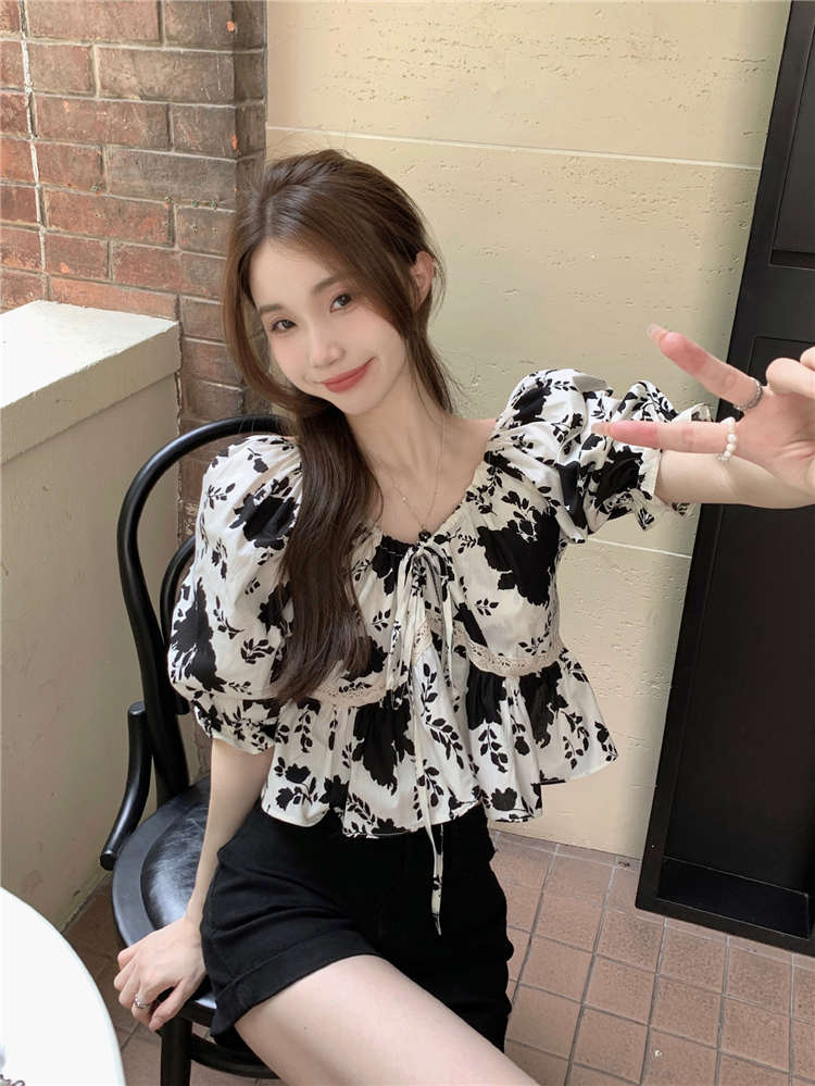 https://fulmo-img-server.com/flower-fashion-factory/452d58dc-7274-4968-a851-e63a19720ea4.jpg