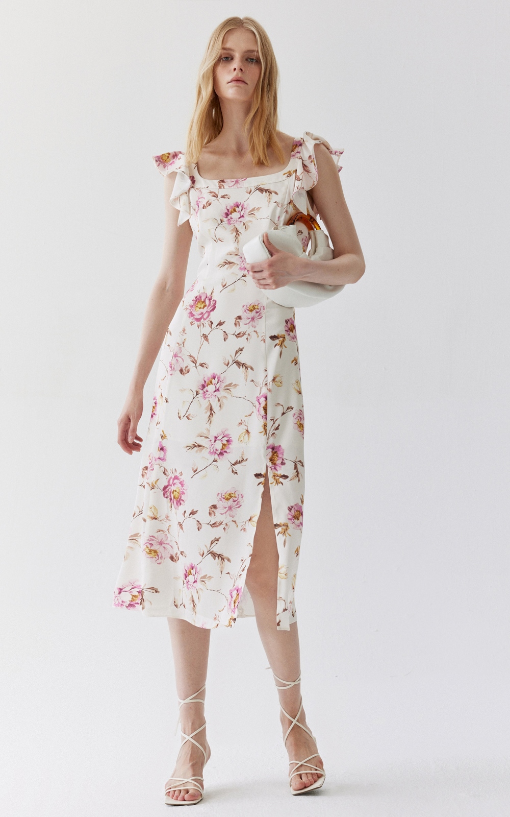 https://fulmo-img-server.com/flower-fashion-factory/46d14f68-9da9-4666-9636-5e06bf72305e.jpg
