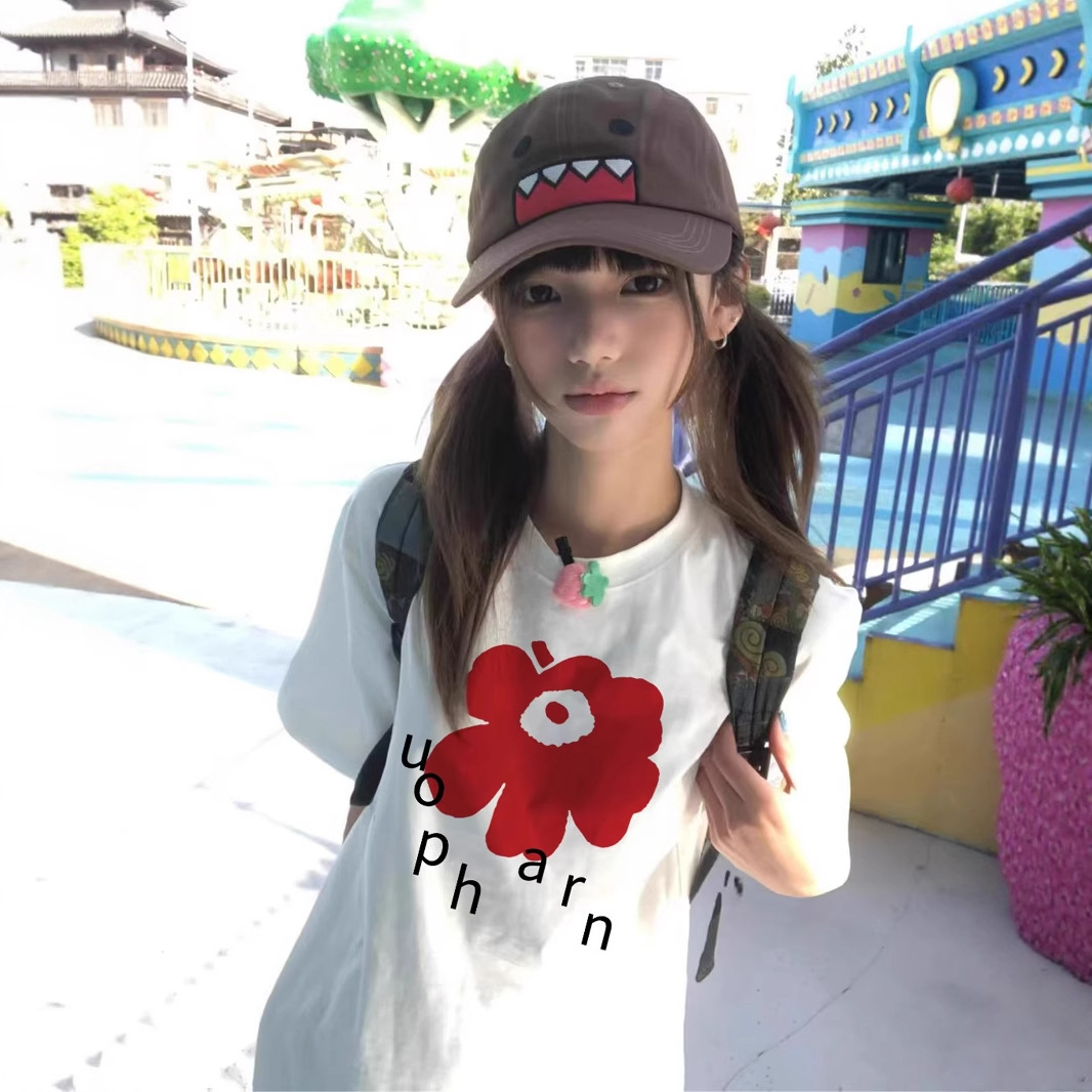花柄 ファッション 大輪の花咲くデザインTシャツ