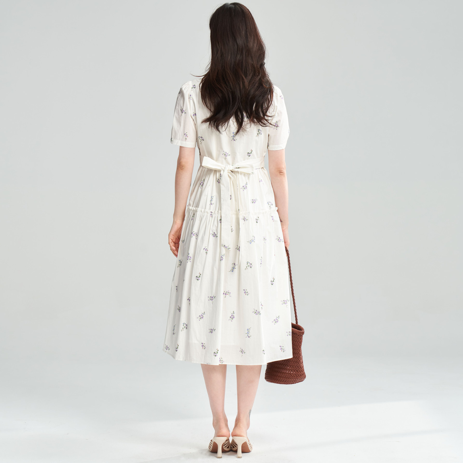 花柄 ファッション 小花模様の優美なティアードワンピース