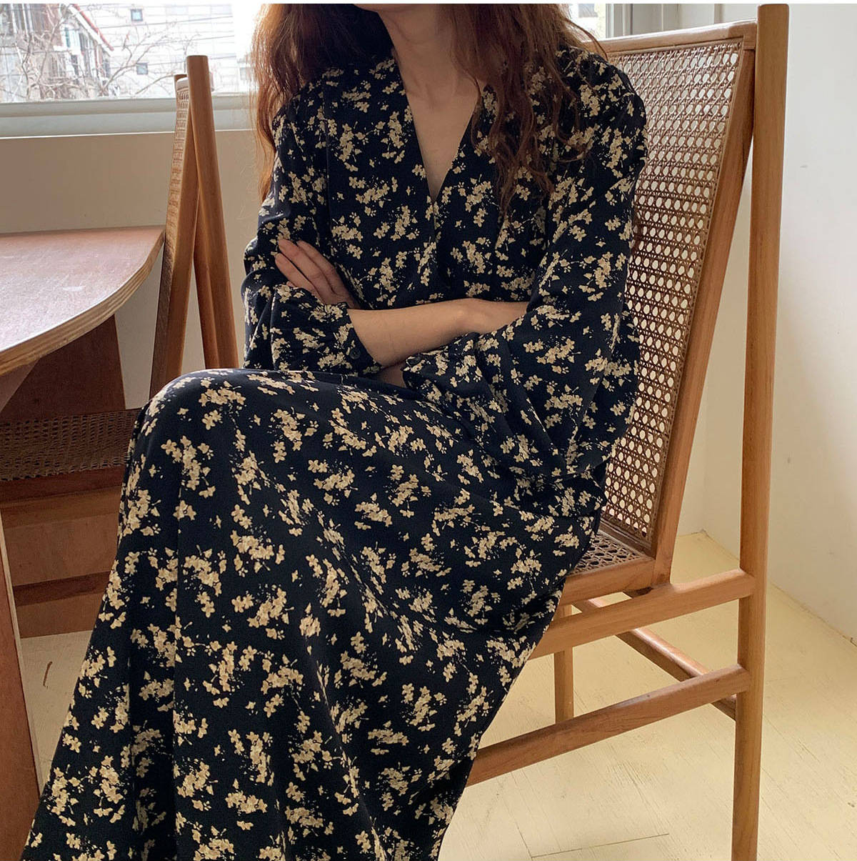 花柄 ファッション 上品な小花柄 パフスリーブ Vネック ロングワンピース