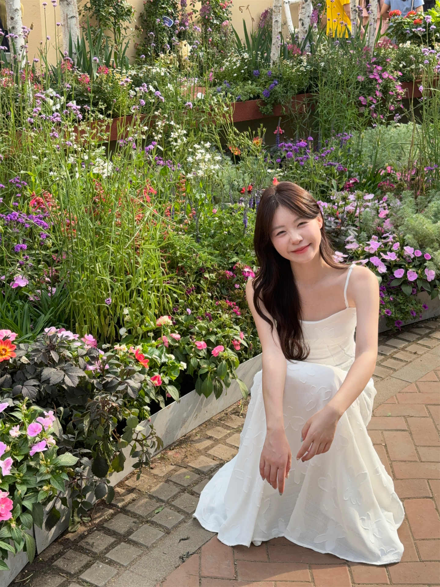 https://fulmo-img-server.com/flower-fashion-factory/4a6ad839-6e06-4289-a577-7ac69f432bad.jpg