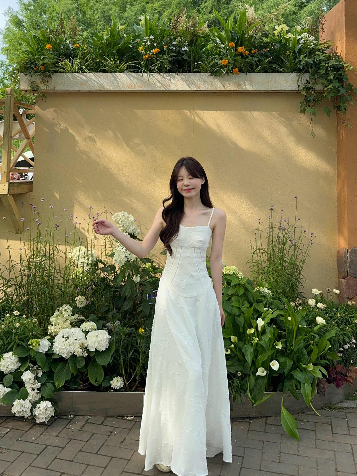 https://fulmo-img-server.com/flower-fashion-factory/4dd2e2d7-a903-4ad5-a50a-7bd0d9435272.jpg