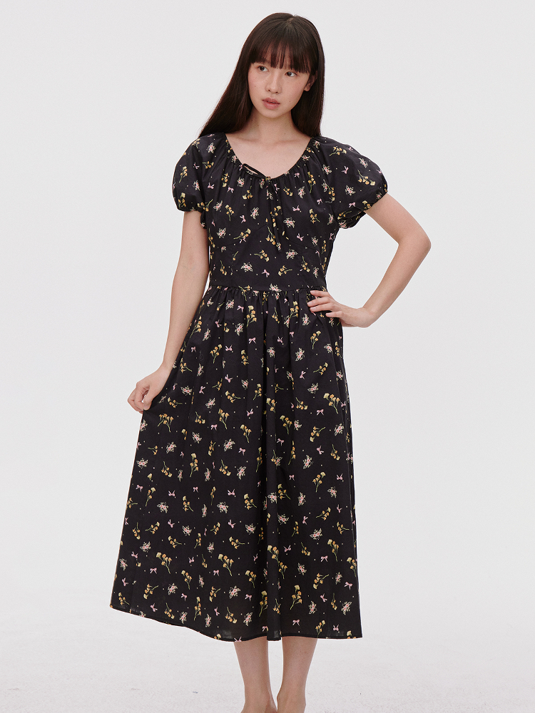 https://fulmo-img-server.com/flower-fashion-factory/4f5b6f6d-491b-436a-a649-a036535b49e8.jpg