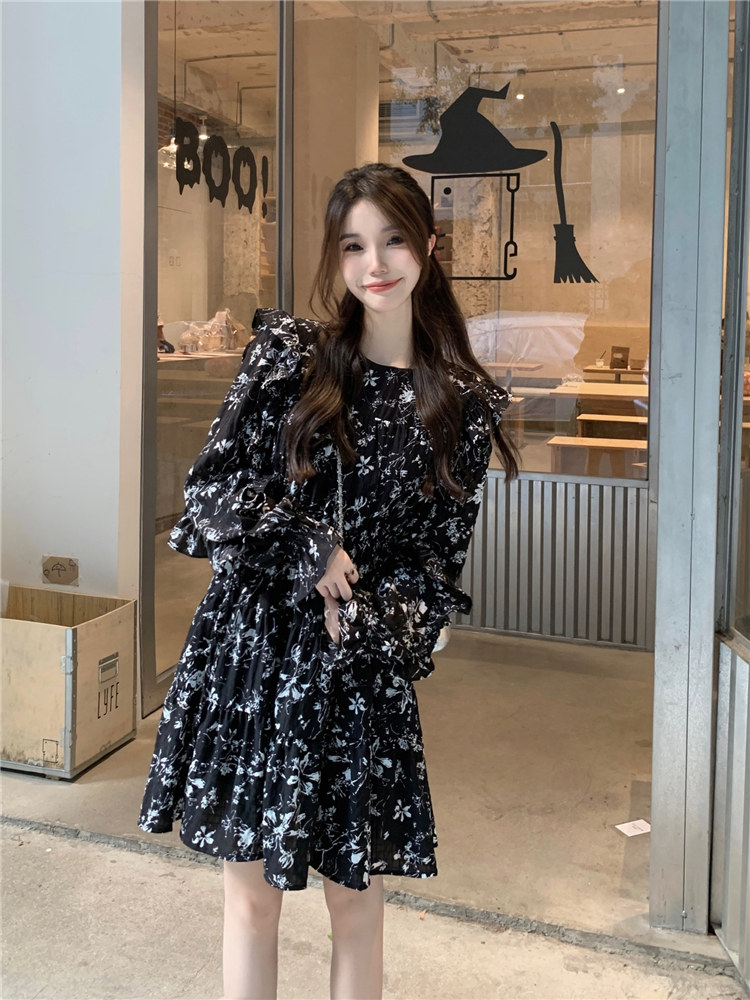 https://fulmo-img-server.com/flower-fashion-factory/519eefca-2950-41ce-9e51-81a8371d72ad.jpg