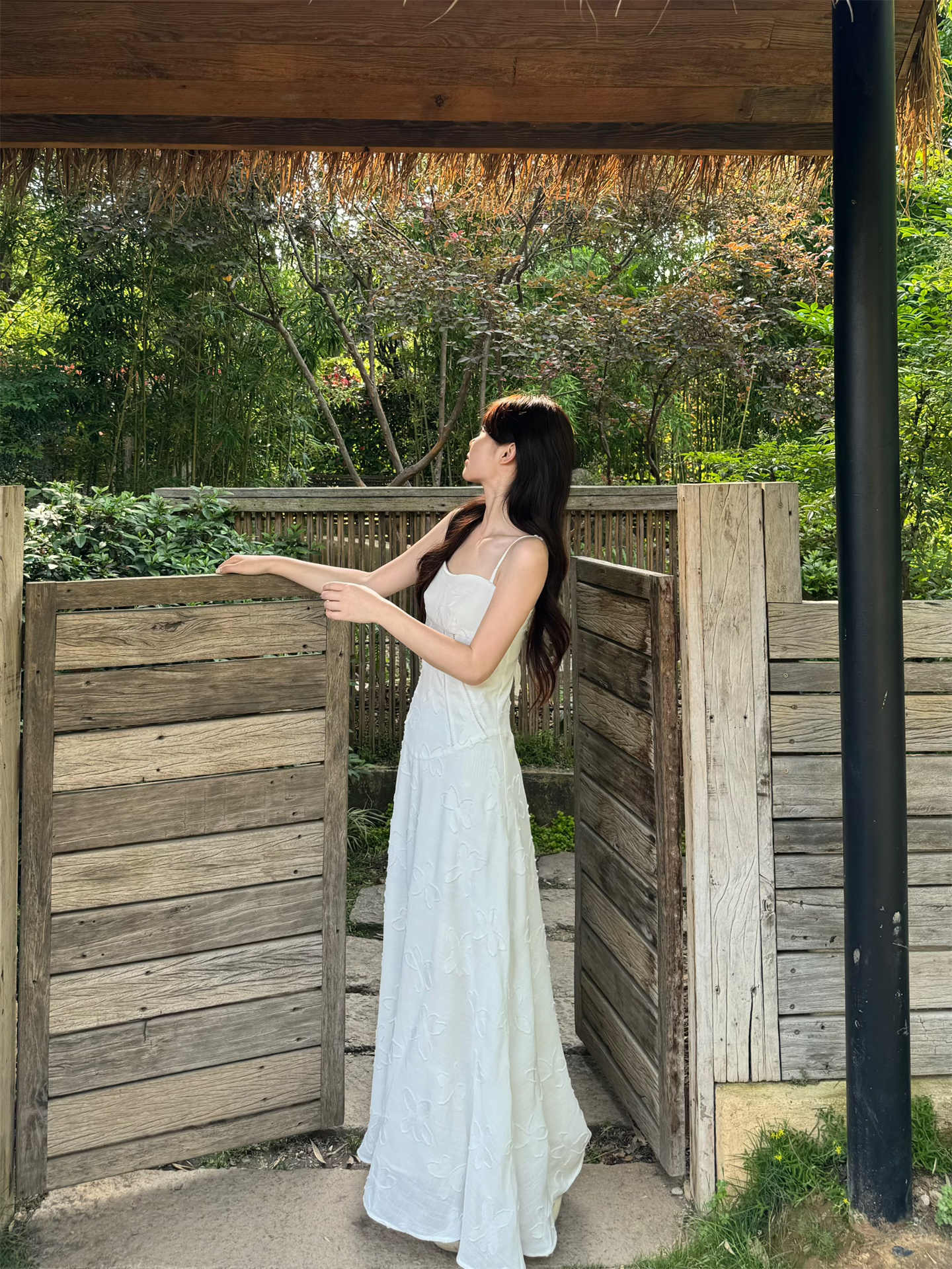 https://fulmo-img-server.com/flower-fashion-factory/532677c3-5709-4970-935f-7364997e8b10.jpg