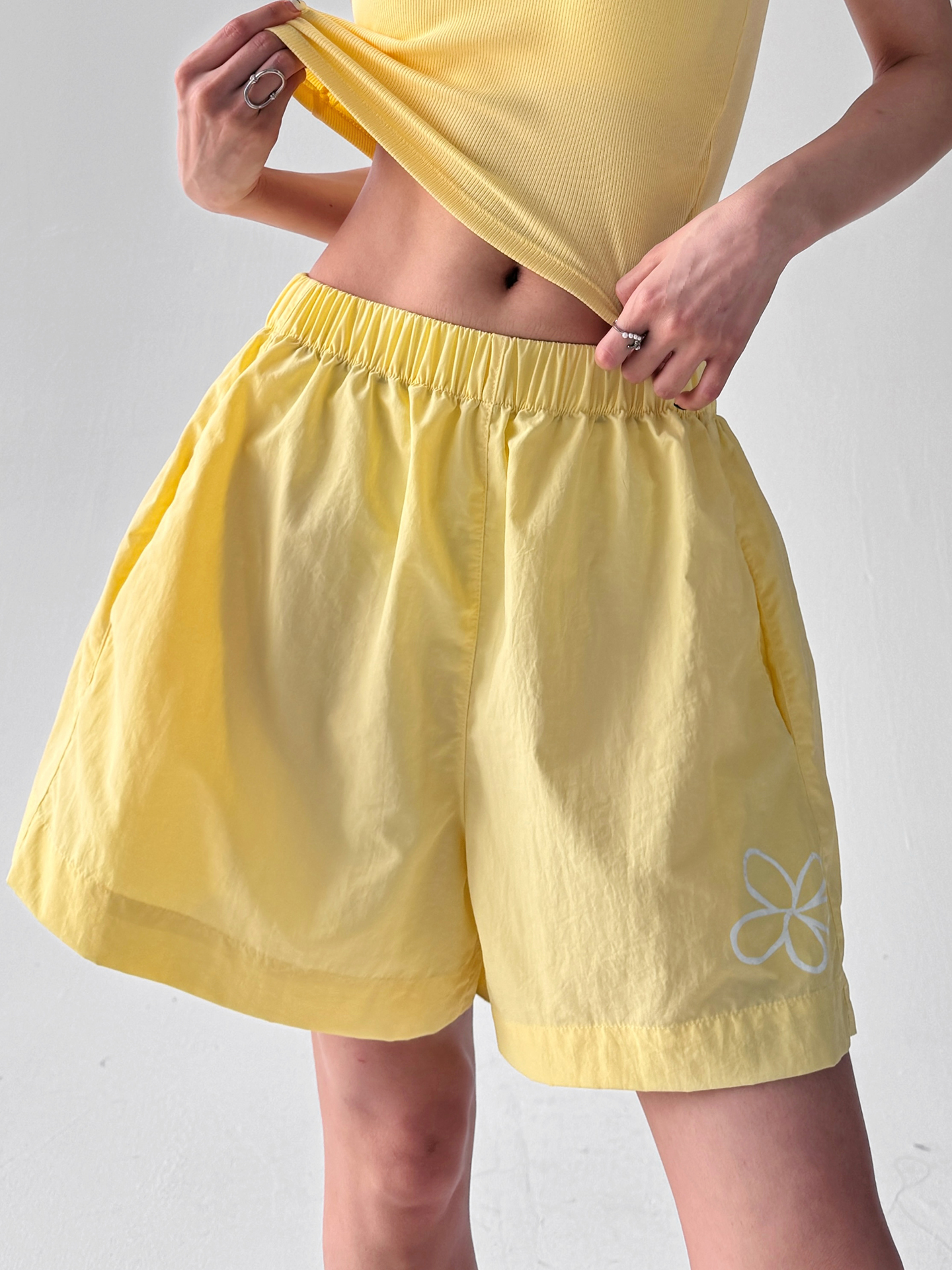 https://fulmo-img-server.com/flower-fashion-factory/56931701-1a44-4805-9cfd-ce9c8df58f89.jpg