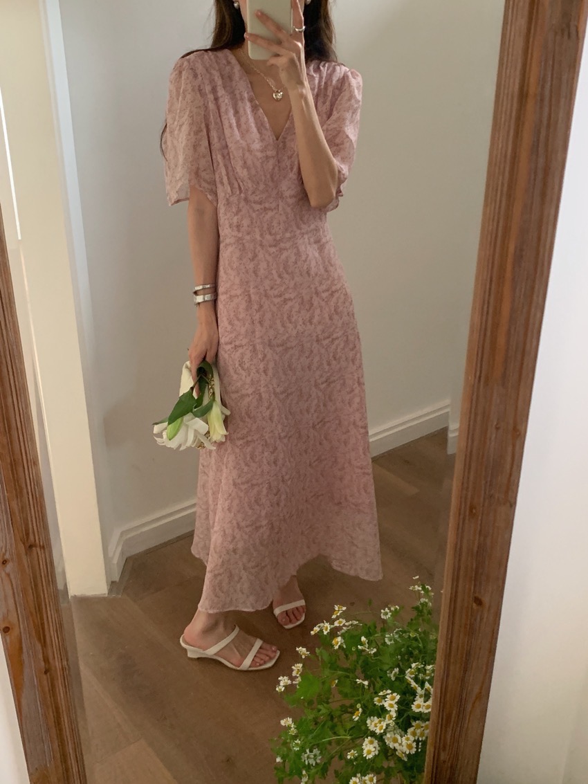 https://fulmo-img-server.com/flower-fashion-factory/57328a8a-d196-4a0f-a9e9-4877d691dd71.jpg