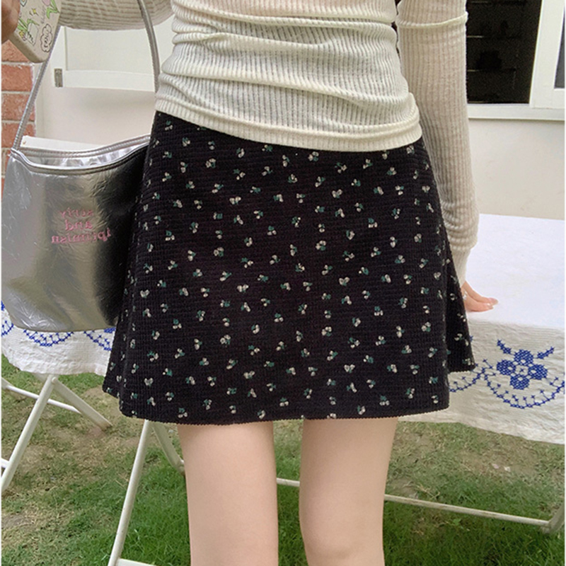 花柄 ファッション 小花模様 ミニスカート