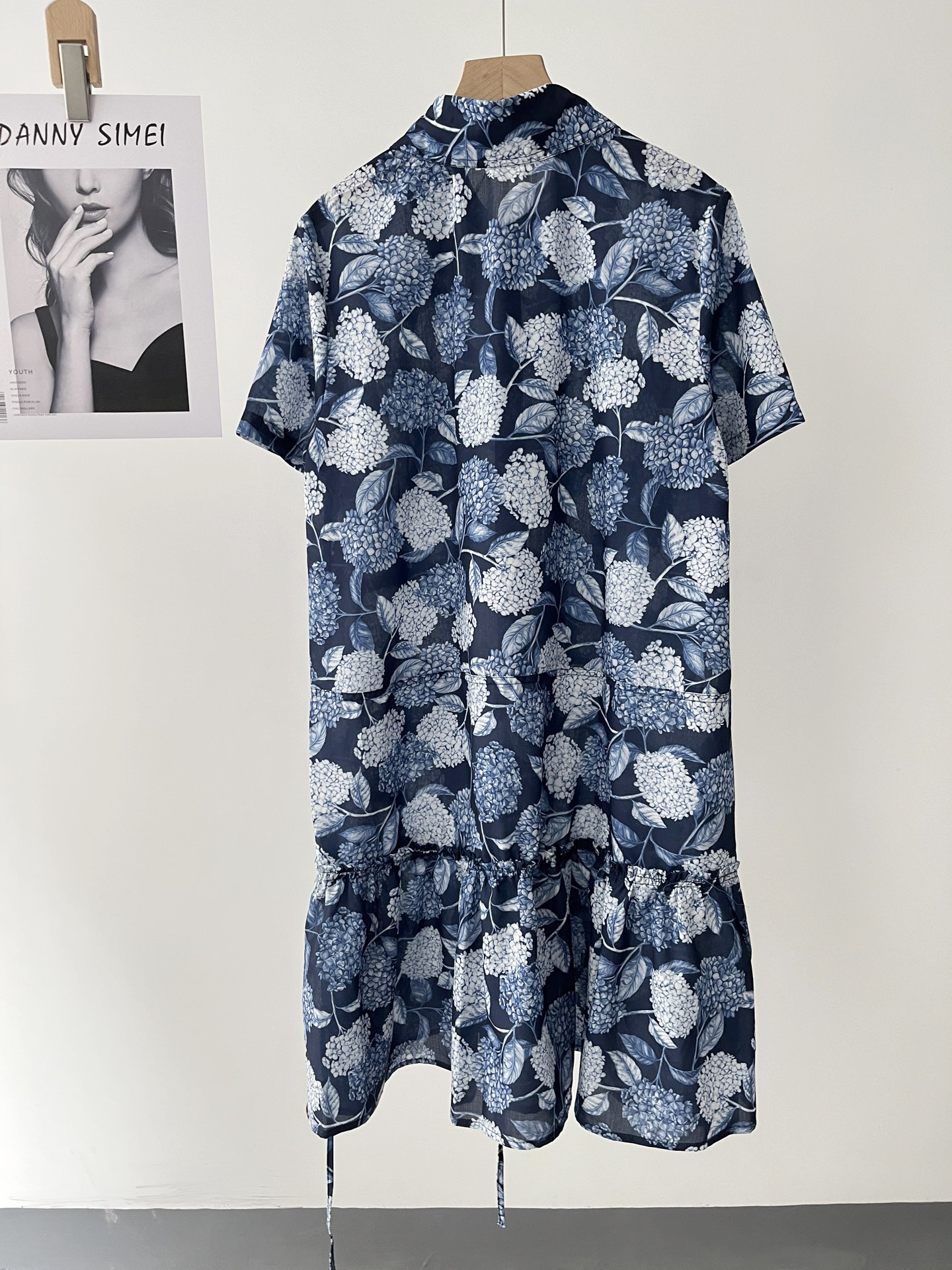 https://fulmo-img-server.com/flower-fashion-factory/57e0622b-5658-4f09-b932-a61b05aaa75c.jpg